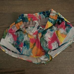 LULULEMON hotty hot shorts size 4